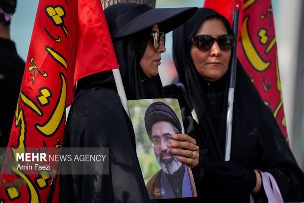 مراسم تشییع پیکر مطهر رهبر شهید انقلاب در تهران - 3