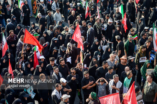 مراسم تشییع پیکر مطهر رهبر شهید انقلاب در تهران - 4
