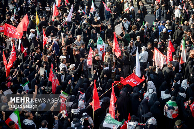 مراسم تشییع پیکر مطهر رهبر شهید انقلاب در تهران - 4