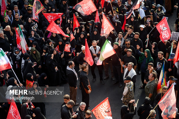 مراسم تشییع پیکر مطهر رهبر شهید انقلاب در تهران - 4