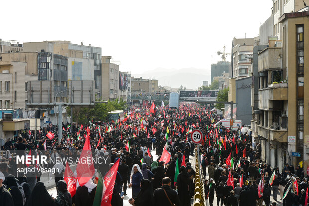 مراسم تشییع پیکر مطهر رهبر شهید انقلاب در تهران - 4