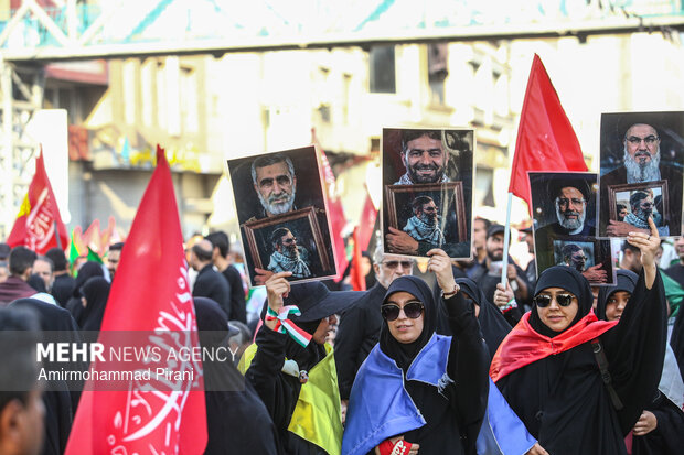 مراسم تشییع پیکر مطهر رهبر شهید انقلاب در تهران - 6