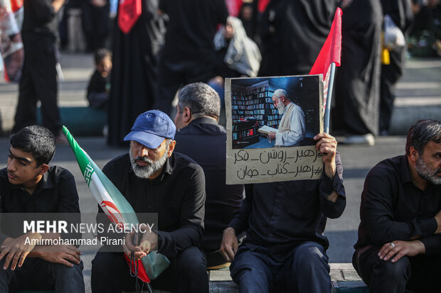 مراسم تشییع پیکر مطهر رهبر شهید انقلاب در تهران - 6