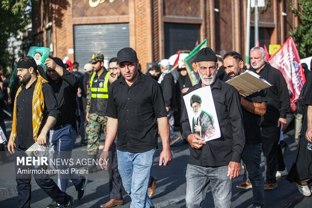 مراسم تشییع پیکر مطهر رهبر شهید انقلاب در تهران - 6
