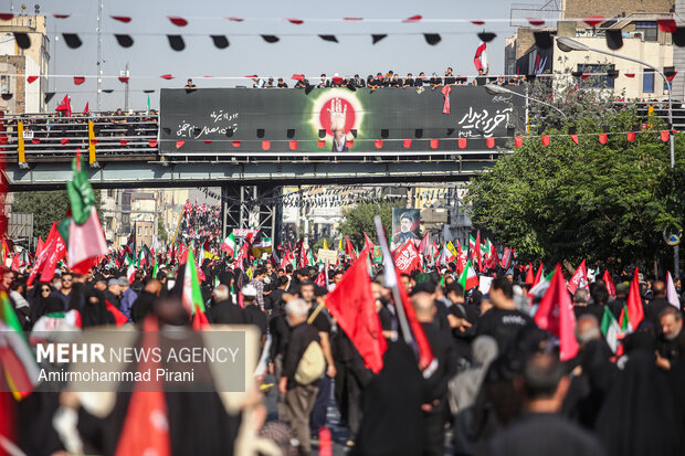 مراسم تشییع پیکر مطهر رهبر شهید انقلاب در تهران - 6