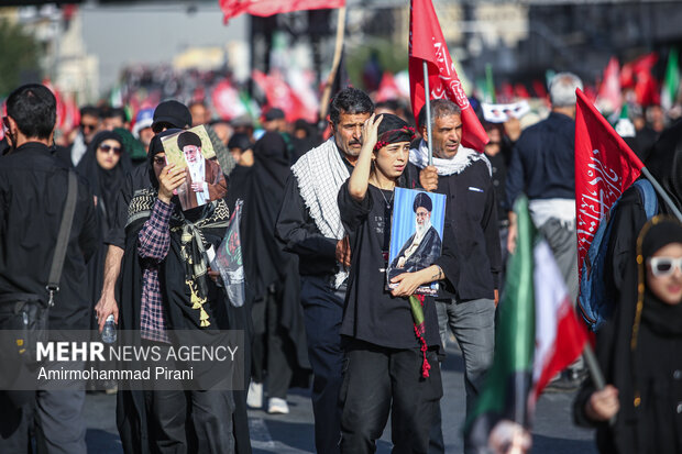 مراسم تشییع پیکر مطهر رهبر شهید انقلاب در تهران - 6