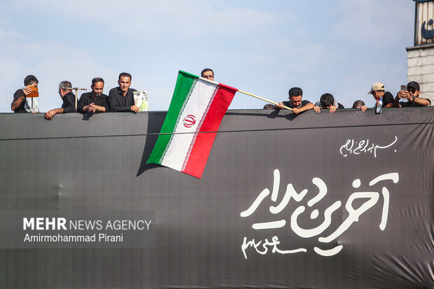 مراسم تشییع پیکر مطهر رهبر شهید انقلاب در تهران - 6