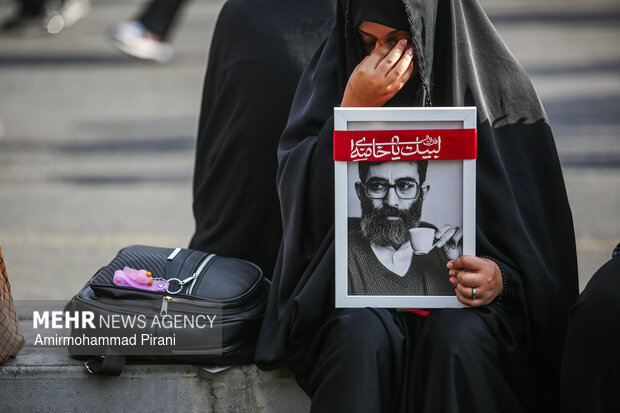 مراسم تشییع پیکر مطهر رهبر شهید انقلاب در تهران - 6