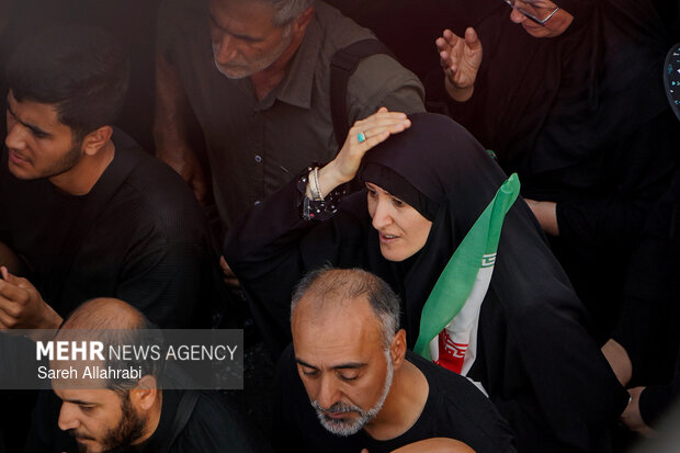 مراسم تشییع پیکر مطهر رهبر شهید انقلاب در تهران - ۵