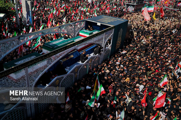 مراسم تشییع پیکر مطهر رهبر شهید انقلاب در تهران - ۵