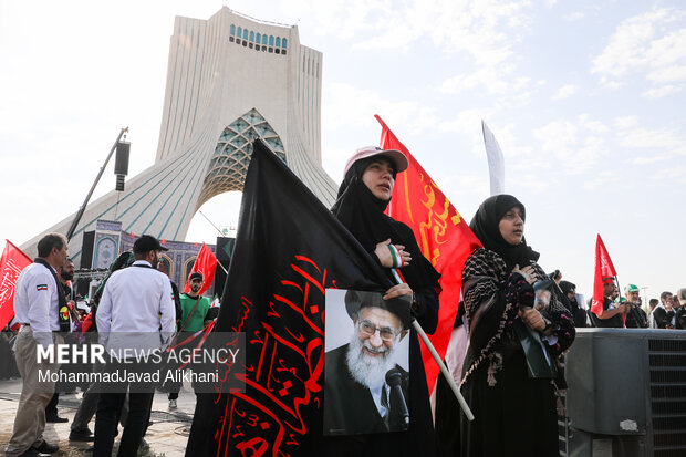 مراسم تشییع پیکر مطهر رهبر شهید انقلاب در تهران - ۷