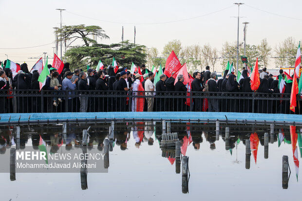 مراسم تشییع پیکر مطهر رهبر شهید انقلاب در تهران - ۷