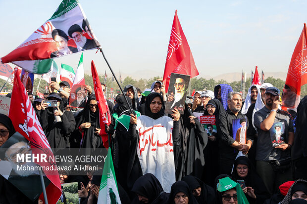مراسم تشییع پیکر مطهر رهبر شهید انقلاب در تهران - ۷