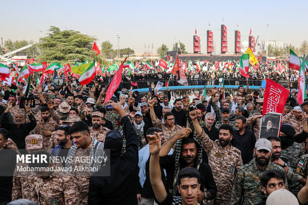 مراسم تشییع پیکر مطهر رهبر شهید انقلاب در تهران - ۷