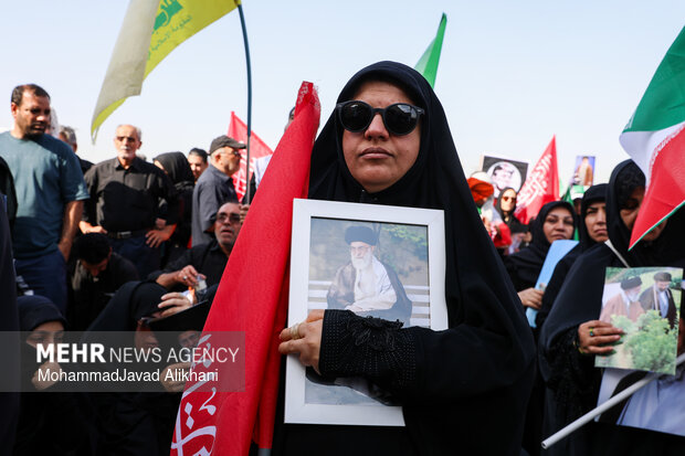 مراسم تشییع پیکر مطهر رهبر شهید انقلاب در تهران - ۷
