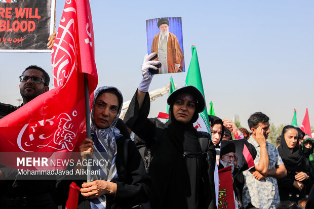 مراسم تشییع پیکر مطهر رهبر شهید انقلاب در تهران - ۷