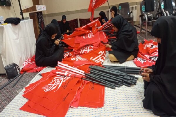 دختران حاجقاسم در بیرجند؛ پرچم میسازند و برای قیام عهد میبندند