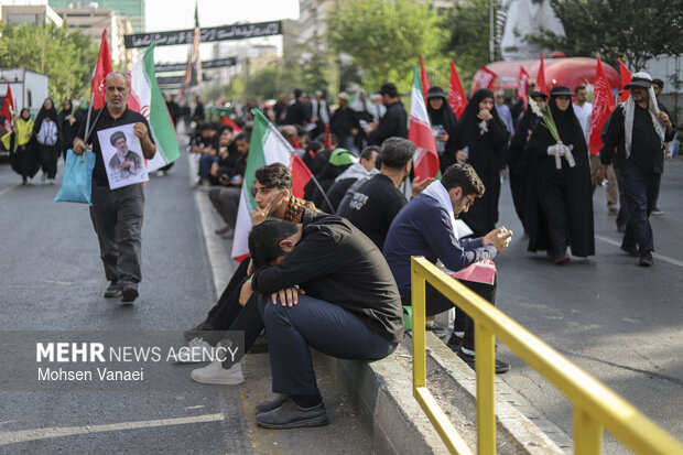 مراسم تشییع پیکر مطهر رهبر شهید انقلاب در تهران - ۹