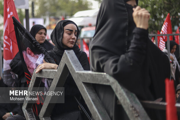 مراسم تشییع پیکر مطهر رهبر شهید انقلاب در تهران - ۹