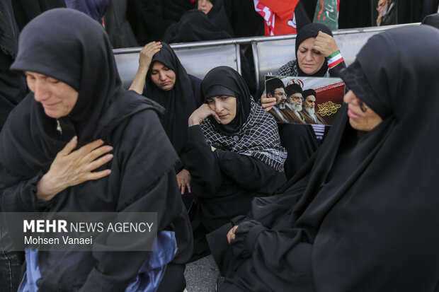 مراسم تشییع پیکر مطهر رهبر شهید انقلاب در تهران - ۹