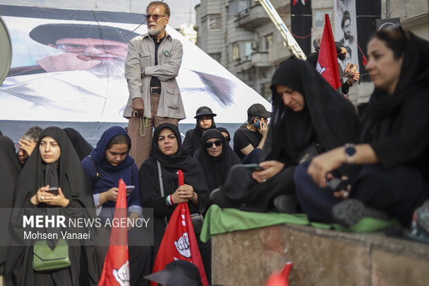 مراسم تشییع پیکر مطهر رهبر شهید انقلاب در تهران - ۹