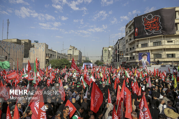 مراسم تشییع پیکر مطهر رهبر شهید انقلاب در تهران - ۹