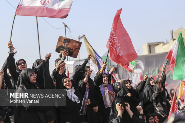 مراسم تشییع پیکر مطهر رهبر شهید انقلاب در تهران - ۹