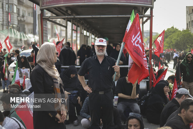 مراسم تشییع پیکر مطهر رهبر شهید انقلاب در تهران - ۹