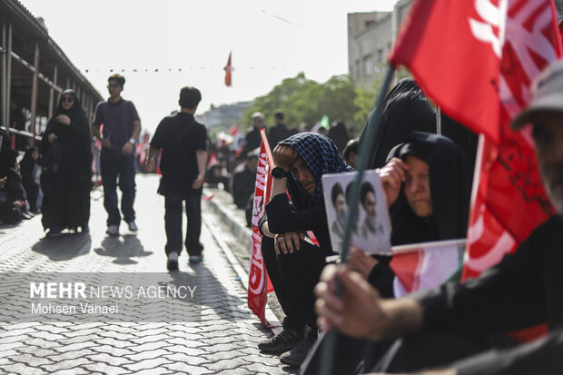 مراسم تشییع پیکر مطهر رهبر شهید انقلاب در تهران - ۹