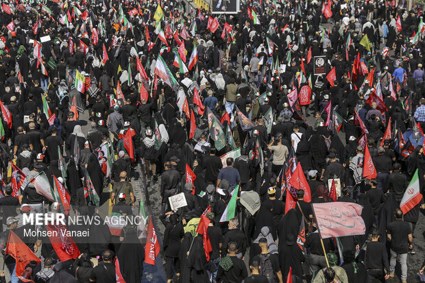 مراسم تشییع پیکر مطهر رهبر شهید انقلاب در تهران - ۹