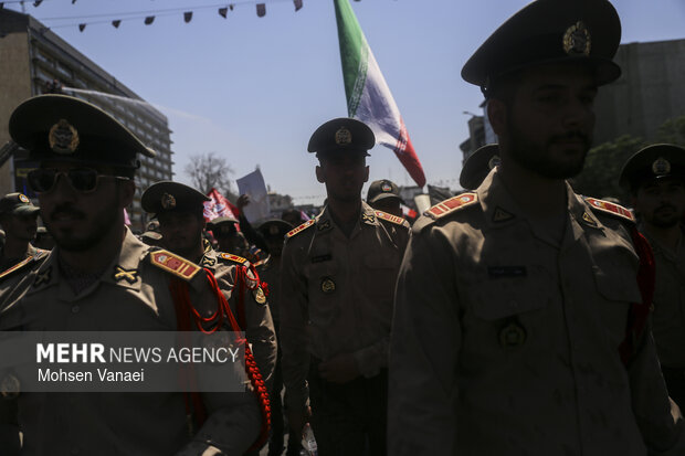 مراسم تشییع پیکر مطهر رهبر شهید انقلاب در تهران - ۹
