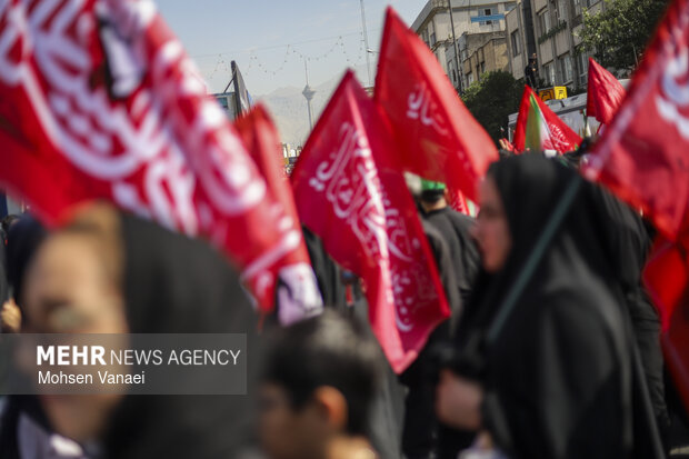 مراسم تشییع پیکر مطهر رهبر شهید انقلاب در تهران - ۹