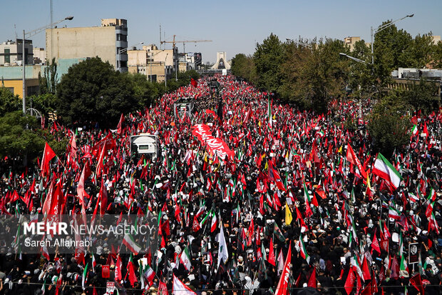 تشییع پیکر مطهر رهبر شهید انقلاب در تهران