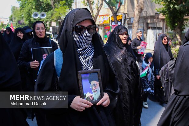 راهپیمایی جاماندگان تشییع رهبر شهید انقلاب در اردبیل
