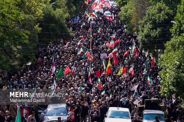 راهپیمایی جاماندگان تشییع رهبر شهید انقلاب در اردبیل