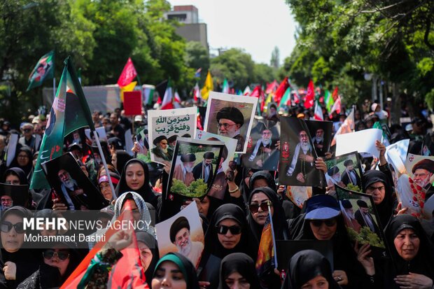 راهپیمایی جاماندگان تشییع رهبر شهید انقلاب در اردبیل