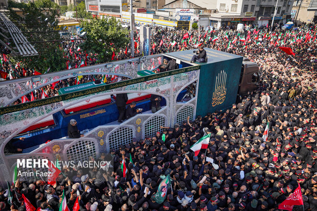 مراسم تشییع پیکر مطهر رهبر شهید انقلاب در تهران - ۳