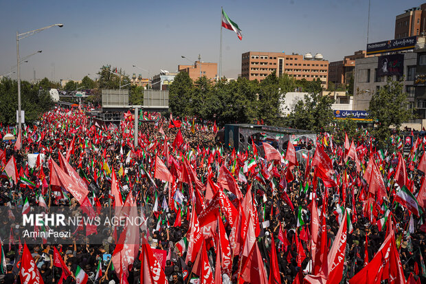 مراسم تشییع پیکر مطهر رهبر شهید انقلاب در تهران - ۳