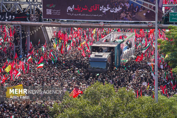 تشییع پیکر مطهر رهبر شهید انقلاب در تهران