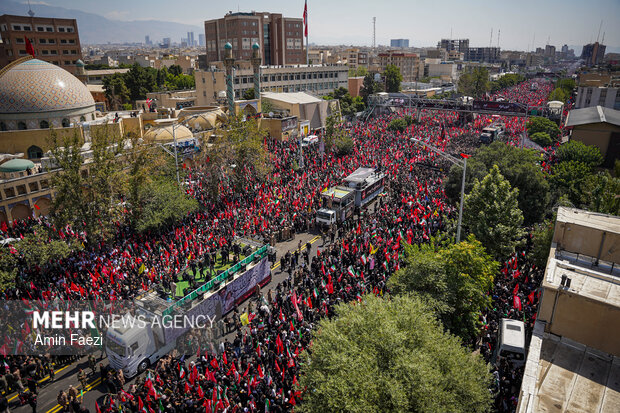 مراسم تشییع پیکر مطهر رهبر شهید انقلاب در تهران - ۳