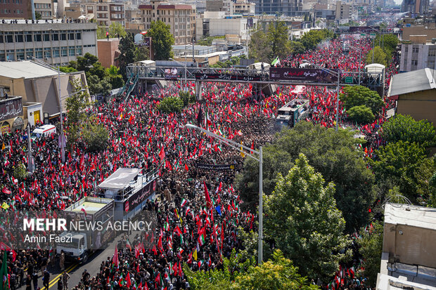 تشییع پیکر مطهر رهبر شهید انقلاب در تهران