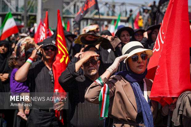 تشییع پیکر مطهر رهبر شهید انقلاب در تهران