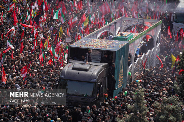 مراسم تشییع پیکر مطهر رهبر شهید انقلاب در تهران - ۳