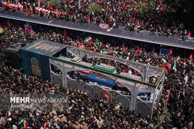 تشییع پیکر مطهر رهبر شهید انقلاب در تهران