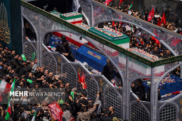 مراسم تشییع پیکر مطهر رهبر شهید انقلاب در تهران - ۳