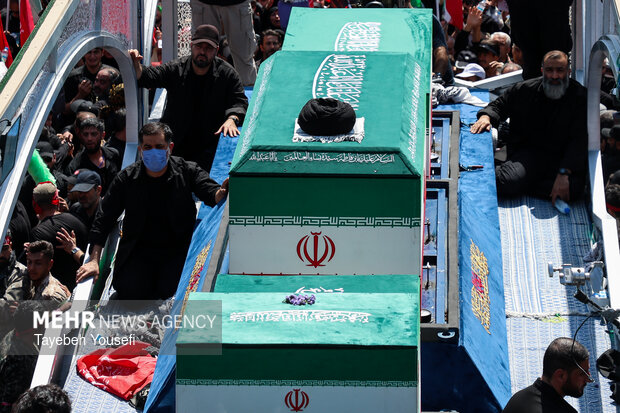 مراسم تشییع پیکر مطهر رهبر شهید انقلاب در تهران - ۱۰