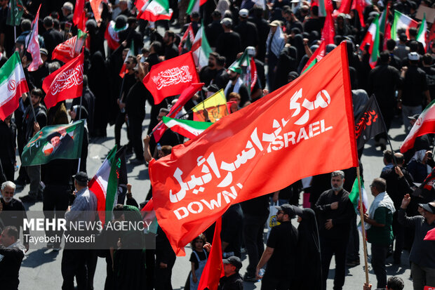 مراسم تشییع پیکر مطهر رهبر شهید انقلاب در تهران - ۱۰