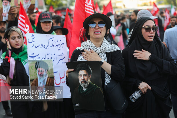 مراسم تشییع پیکر مطهر رهبر شهید انقلاب در تهران