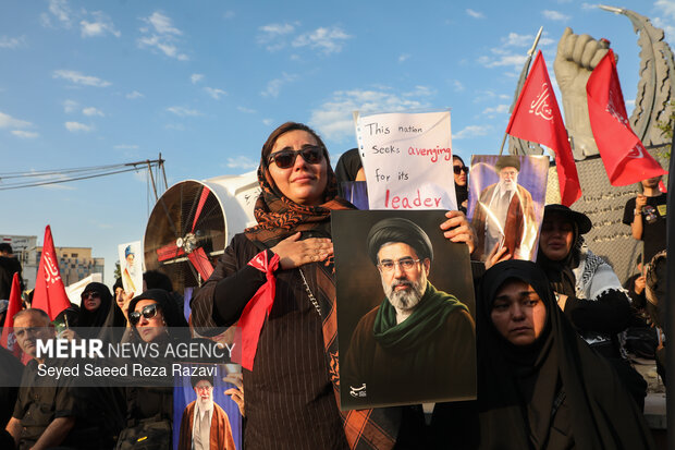 مراسم تشییع پیکر مطهر رهبر شهید انقلاب در تهران