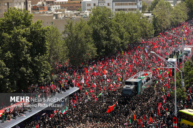 مراسم تشییع پیکر مطهر رهبر شهید انقلاب در تهران